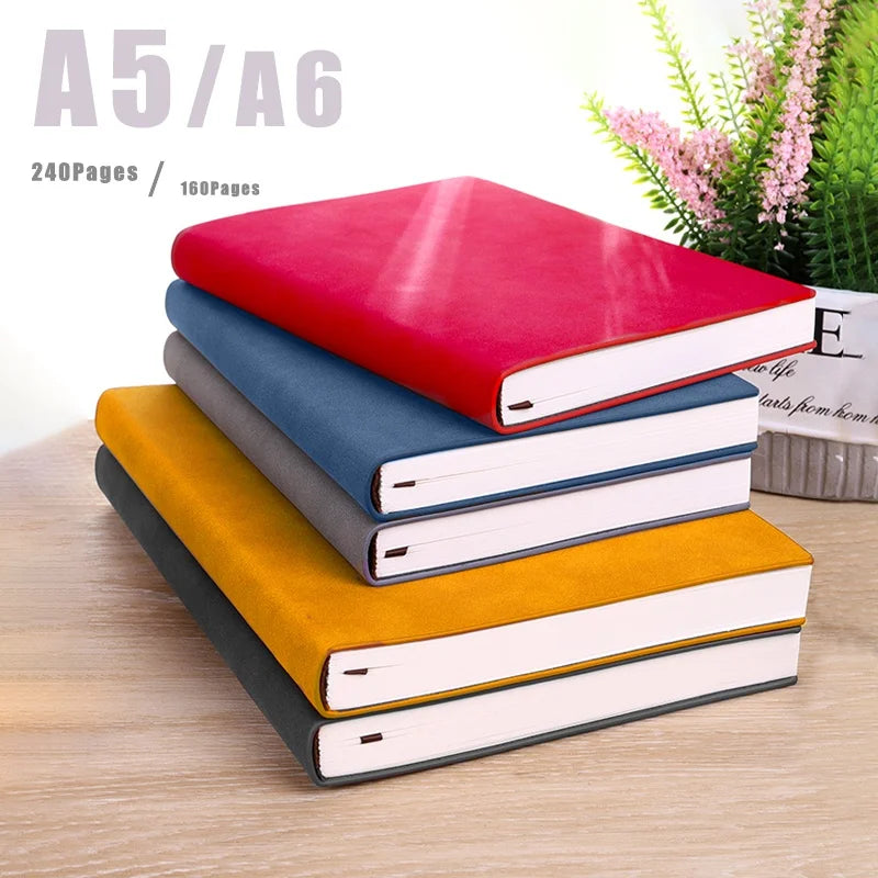 Minimalist Leather Notebook – A5 / A6 Journal with 160–240 Pages